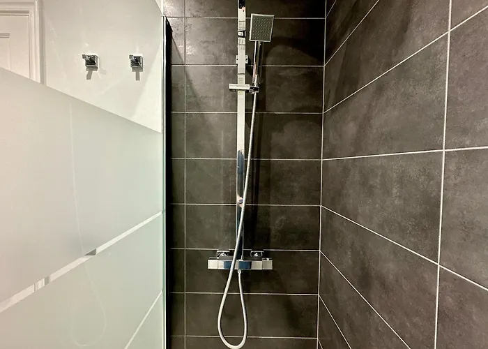 Πανσιόν Hostiguest Coliving Leon Y Castillo *