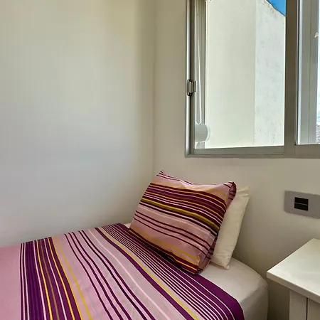 Hostiguest Coliving Leon Y Castillo * Лас-Пальмас-де-Гран-Канария