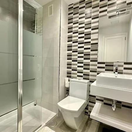 Hostiguest Coliving Leon Y Castillo Guest house